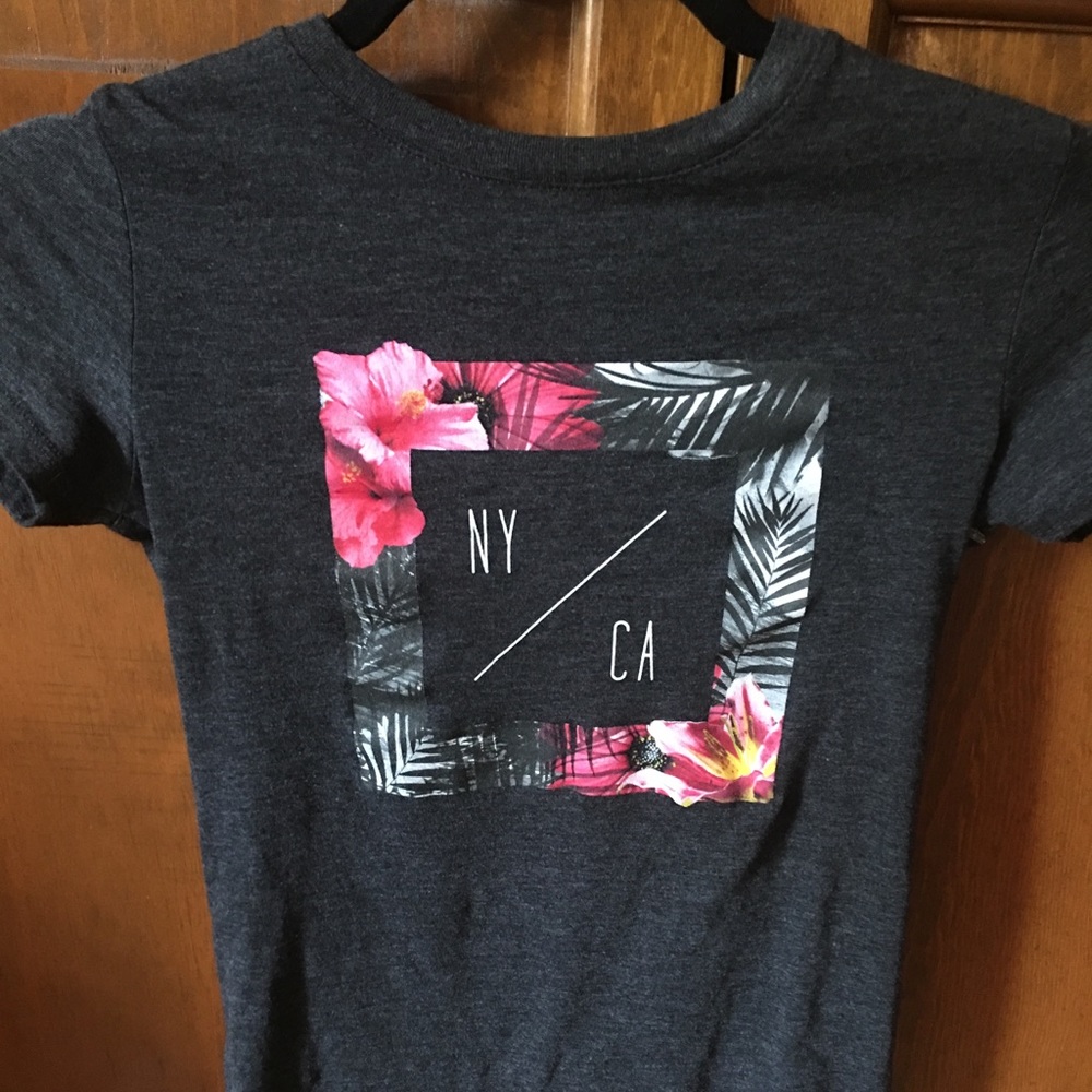 Aeropostale black tee shirt